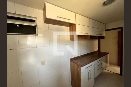 Cozinha de apartamento para alugar com 2 quartos, 45m² em Curicica, Rio de Janeiro
