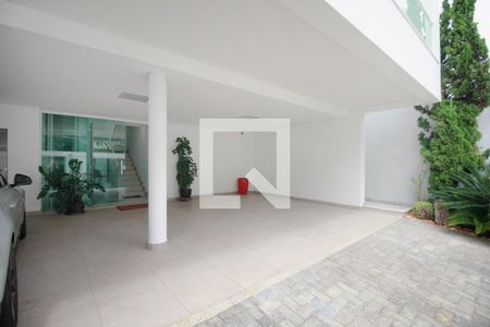 Garagem de casa à venda com 2 quartos, 221m² em Santa Lúcia, Belo Horizonte