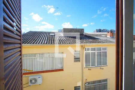 Sala - Vista de apartamento para alugar com 2 quartos, 67m² em Rio Branco, Porto Alegre