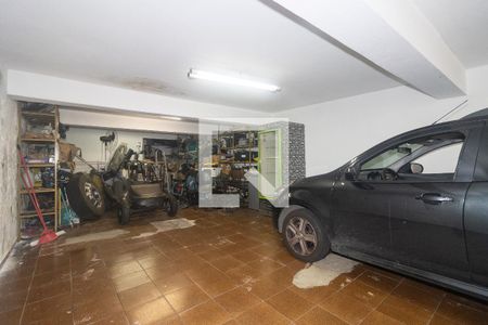 Garagem de casa à venda com 3 quartos, 260m² em Cambuci, São Paulo