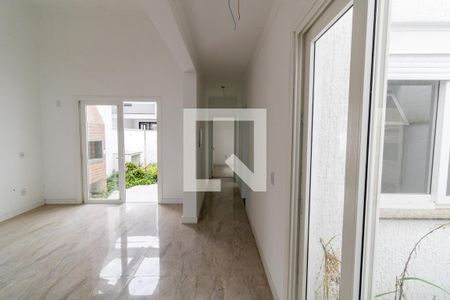 Corredor de casa de condomínio à venda com 3 quartos, 105m² em Aberta dos Morros, Porto Alegre