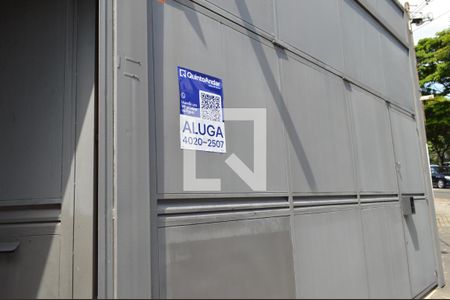Fachada + Plaquinha de kitnet/studio para alugar com 1 quarto, 28m² em Mirandópolis, São Paulo