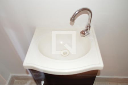 Banheiro de kitnet/studio para alugar com 1 quarto, 28m² em Mirandópolis, São Paulo