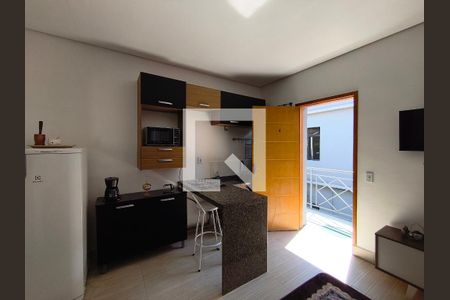 Sala e Cozinha de kitnet/studio para alugar com 1 quarto, 28m² em Mirandópolis, São Paulo