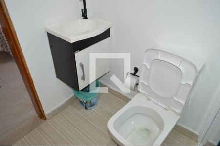 Banheiro de kitnet/studio para alugar com 1 quarto, 18m² em Mirandópolis, São Paulo