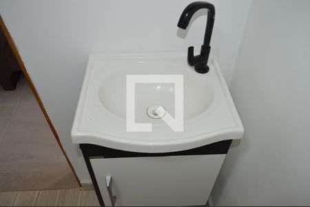 Banheiro de kitnet/studio para alugar com 1 quarto, 18m² em Mirandópolis, São Paulo