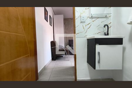 Banheiro de kitnet/studio para alugar com 1 quarto, 18m² em Mirandópolis, São Paulo