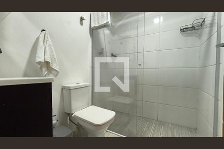 Banheiro de kitnet/studio para alugar com 1 quarto, 18m² em Mirandópolis, São Paulo