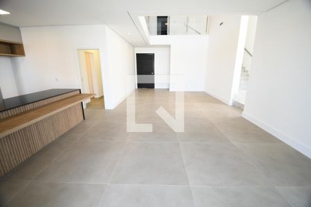 Sala de casa de condomínio à venda com 3 quartos, 360m² em Campinas , Campinas