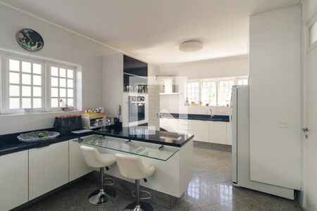 Cozinha de casa à venda com 3 quartos, 350m² em Pacaembu, São Paulo
