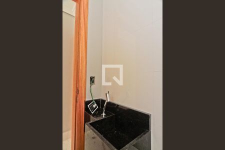 Lavabo de casa à venda com 3 quartos, 160m² em Parque Sao Domingos, São Paulo