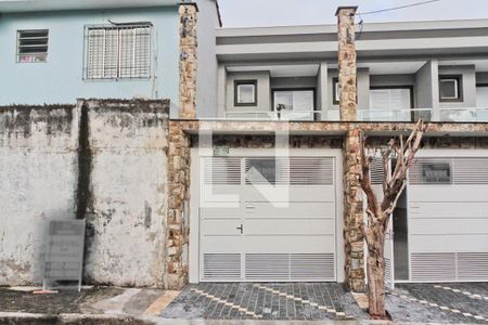 Fachada de casa à venda com 3 quartos, 160m² em Parque Sao Domingos, São Paulo