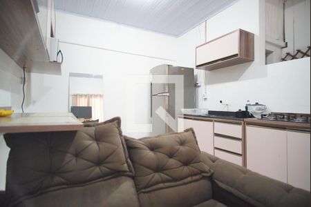 Sala/Cozinha da Casa 3 de casa à venda com 9 quartos, 520m² em Sarandi, Porto Alegre