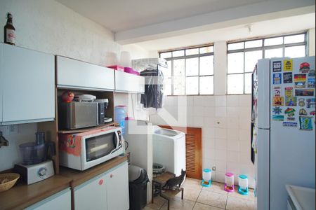 Cozinha e Área de Serviço de casa à venda com 9 quartos, 520m² em Sarandi, Porto Alegre