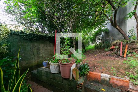 Quintal  de casa à venda com 3 quartos, 281m² em Itaquera, São Paulo