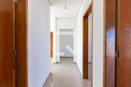 Corredor dos Quartos de apartamento à venda com 3 quartos, 66m² em Vila Ester (zona Norte), São Paulo