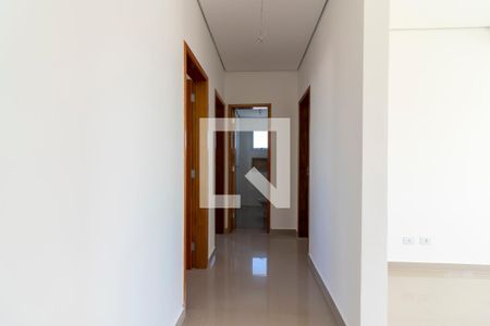 Corredor dos Quartos de apartamento à venda com 3 quartos, 66m² em Vila Ester (zona Norte), São Paulo