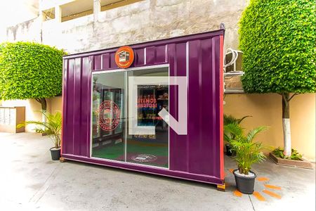 Área comum - Mini Mercado de apartamento à venda com 3 quartos, 54m² em Vila Carmosina, São Paulo