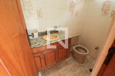 Lavabo de casa à venda com 3 quartos, 130m² em Conjunto Residencial Santa Terezinha, São Paulo