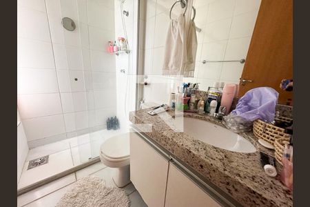 Banheiro social de apartamento à venda com 3 quartos, 90m² em Castelo, Belo Horizonte