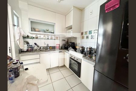 Cozinha de apartamento à venda com 3 quartos, 90m² em Castelo, Belo Horizonte