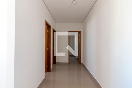Corredor dos Quartos de apartamento à venda com 2 quartos, 60m² em Vila Ester (zona Norte), São Paulo