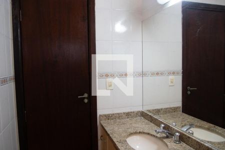 Banheiro Social de casa à venda com 4 quartos, 199m² em Vila Ester (zona Norte), São Paulo