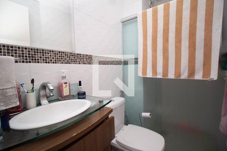 Banheiro de apartamento à venda com 3 quartos, 64m² em Vila dos Remédios, São Paulo
