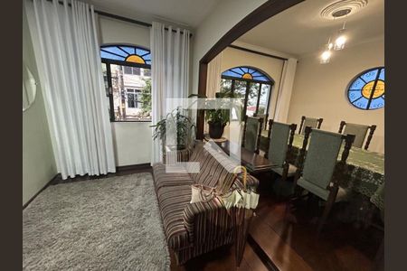 Casa à venda com 3 quartos, 227m² em Vila Carrão, São Paulo