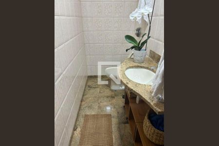 Casa à venda com 3 quartos, 227m² em Vila Carrão, São Paulo