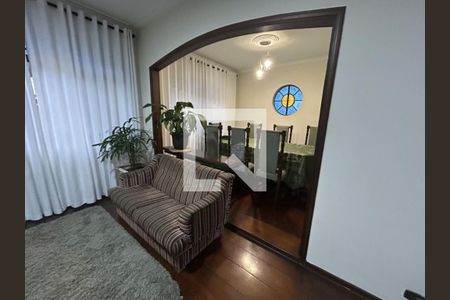 Casa à venda com 3 quartos, 227m² em Vila Carrão, São Paulo