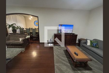 Casa à venda com 3 quartos, 227m² em Vila Carrão, São Paulo