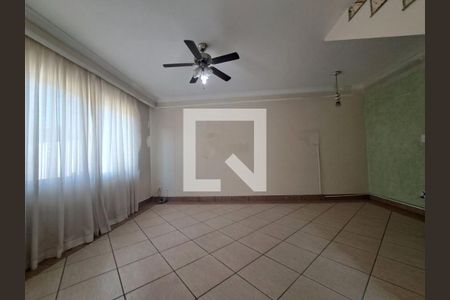 Casa à venda com 3 quartos, 163m² em Vila Carrão, São Paulo