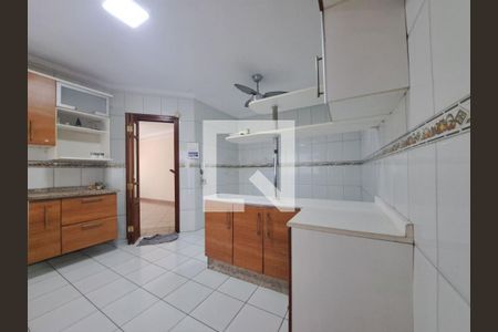 Casa à venda com 3 quartos, 163m² em Vila Carrão, São Paulo