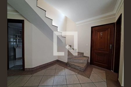 Casa à venda com 3 quartos, 163m² em Vila Carrão, São Paulo