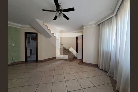 Casa à venda com 3 quartos, 163m² em Vila Carrão, São Paulo