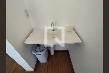 Banheiro  de apartamento à venda com 2 quartos, 37m² em Parque Bristol, São Paulo