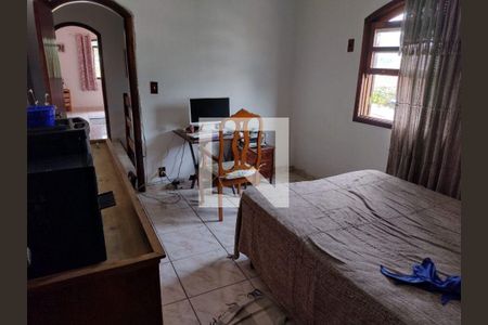 Casa à venda com 4 quartos, 230m² em Piratininga, Niterói