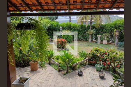 Casa à venda com 4 quartos, 230m² em Piratininga, Niterói