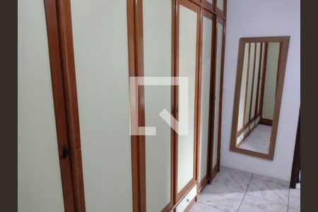 Casa à venda com 4 quartos, 230m² em Piratininga, Niterói