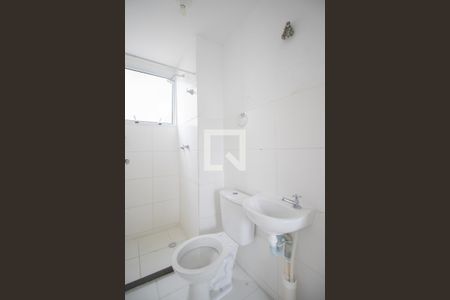 Banheiro de apartamento para alugar com 2 quartos, 40m² em Trindade, São Gonçalo