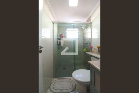 Banheiro de apartamento à venda com 2 quartos, 47m² em Loteamento Parque São Martinho, Campinas