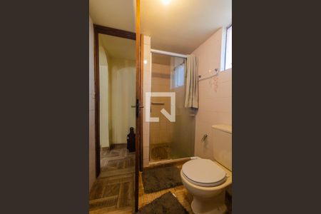 Banheiro 1 de casa à venda com 6 quartos, 100m² em Nonoai, Porto Alegre