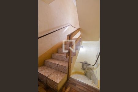 Escada Externa de casa à venda com 6 quartos, 100m² em Nonoai, Porto Alegre