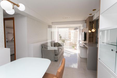 Sala de apartamento para alugar com 3 quartos, 83m² em Santa Maria Goretti, Porto Alegre