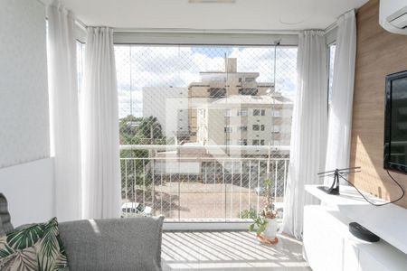 Sala de apartamento para alugar com 3 quartos, 83m² em Santa Maria Goretti, Porto Alegre