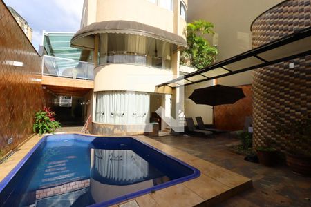 Piscina de casa à venda com 4 quartos, 500m² em Vila Assunção, Santo André