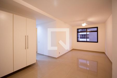 Sala de apartamento à venda com 2 quartos, 80m² em Icaraí, Niterói
