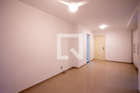 Sala de apartamento à venda com 2 quartos, 80m² em Icaraí, Niterói