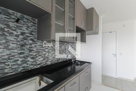 Cozinha de apartamento para alugar com 2 quartos, 47m² em Quinta da Paineira, São Paulo